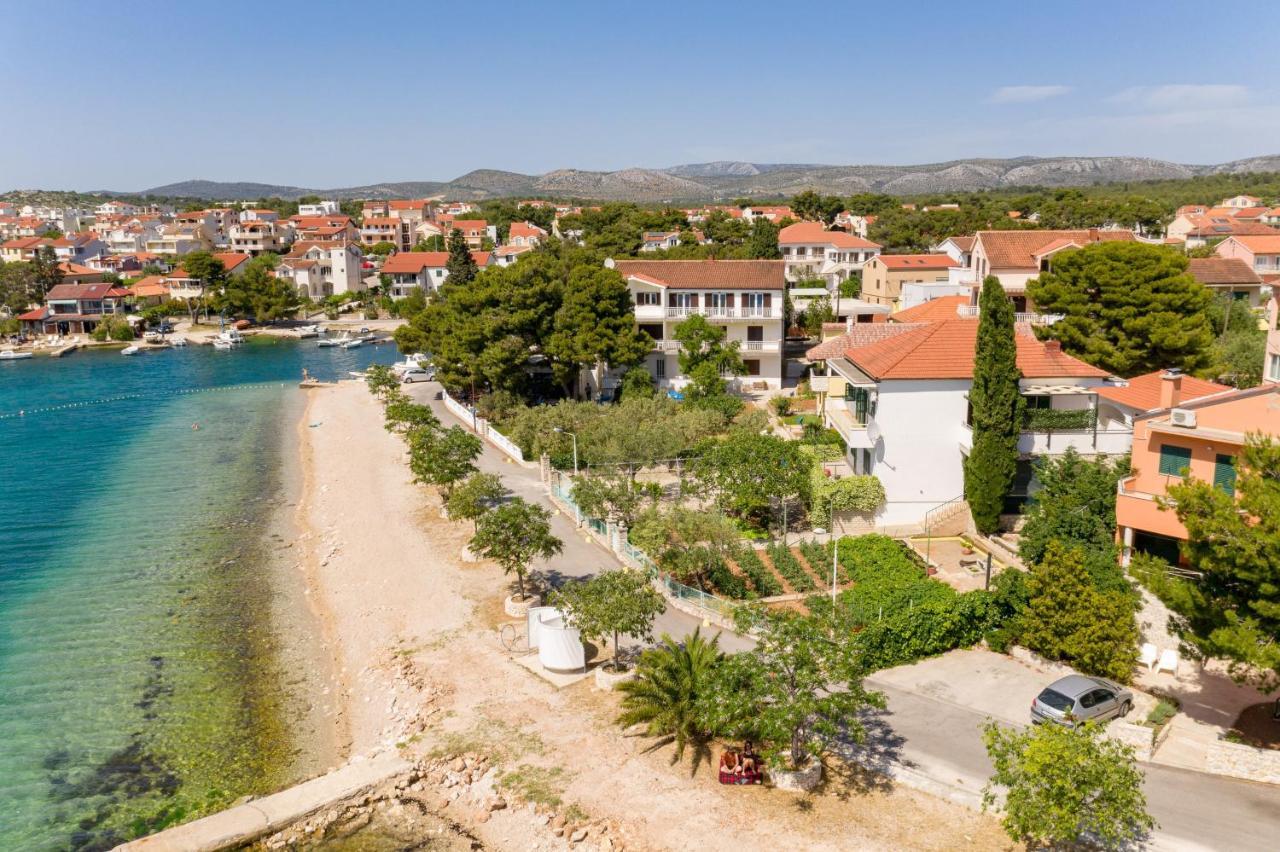 Family Friendly Seaside Apartments Brodarica, Sibenik - 4833 Brodarica  Eksteriør bilde