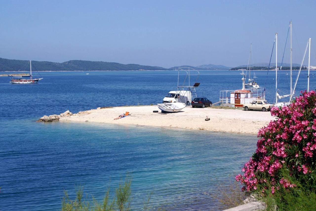 Family Friendly Seaside Apartments Brodarica, Sibenik - 4833 Brodarica  Eksteriør bilde