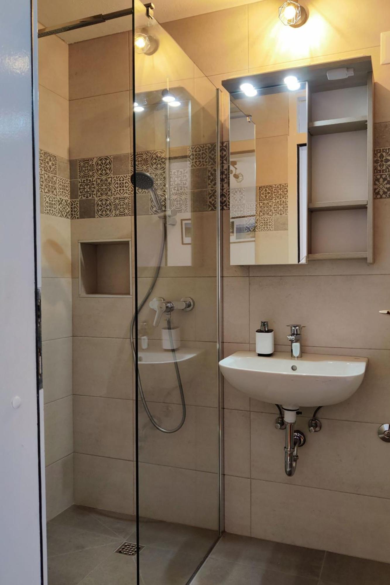 Family Friendly Seaside Apartments Brodarica, Sibenik - 4833 Brodarica  Eksteriør bilde