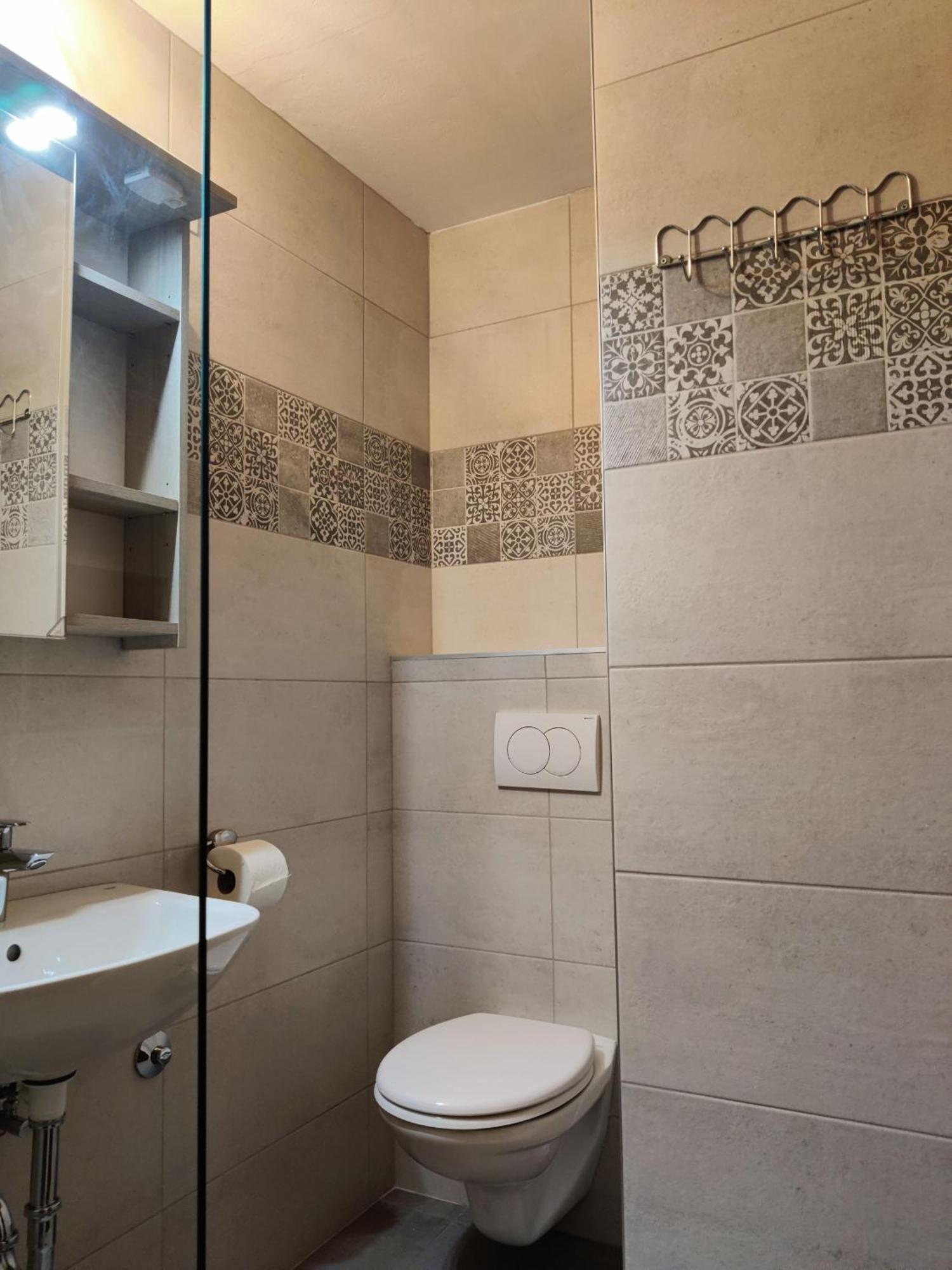 Family Friendly Seaside Apartments Brodarica, Sibenik - 4833 Brodarica  Rom bilde