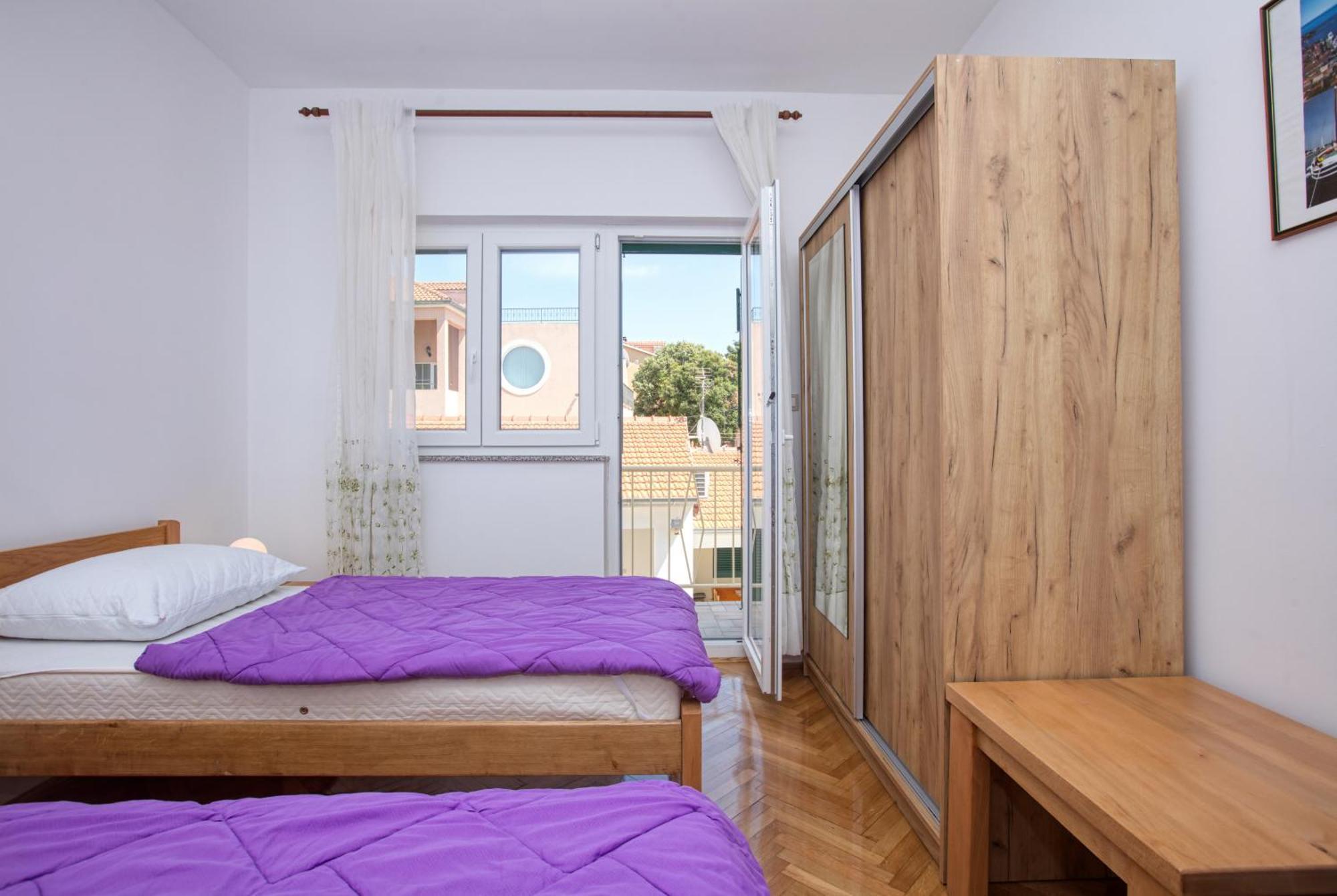 Family Friendly Seaside Apartments Brodarica, Sibenik - 4833 Brodarica  Rom bilde