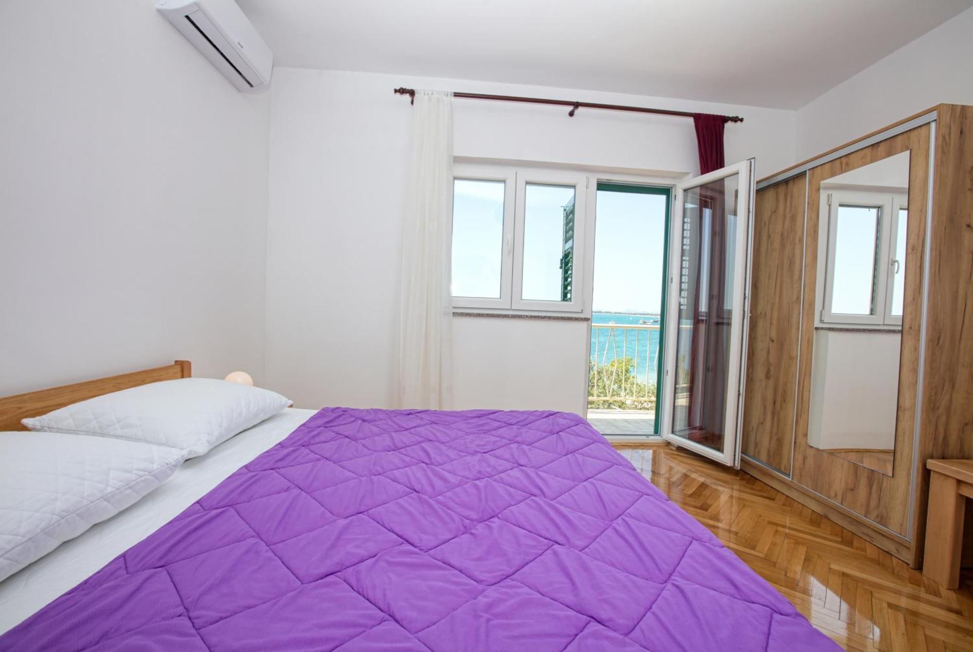 Family Friendly Seaside Apartments Brodarica, Sibenik - 4833 Brodarica  Rom bilde