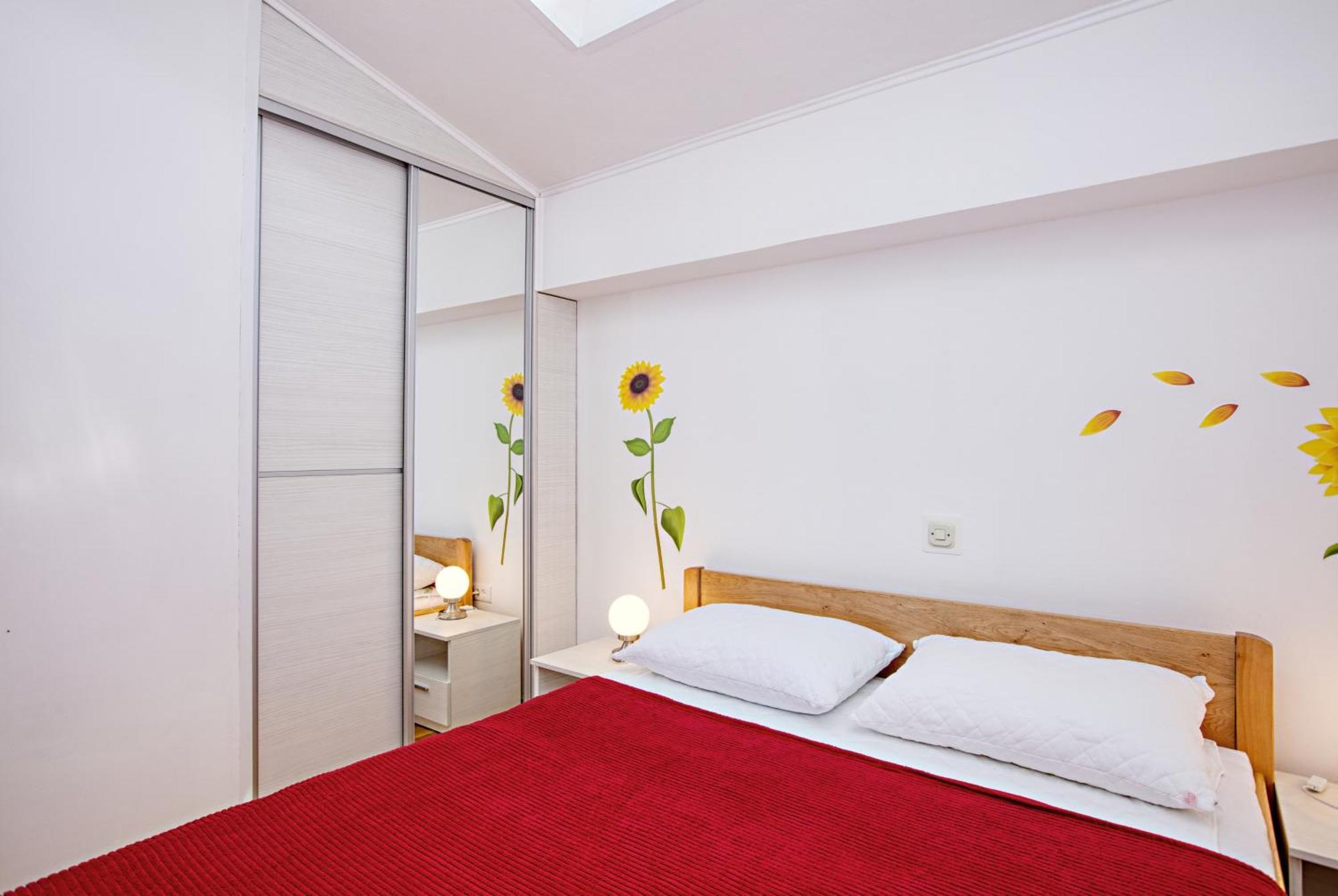 Family Friendly Seaside Apartments Brodarica, Sibenik - 4833 Brodarica  Rom bilde