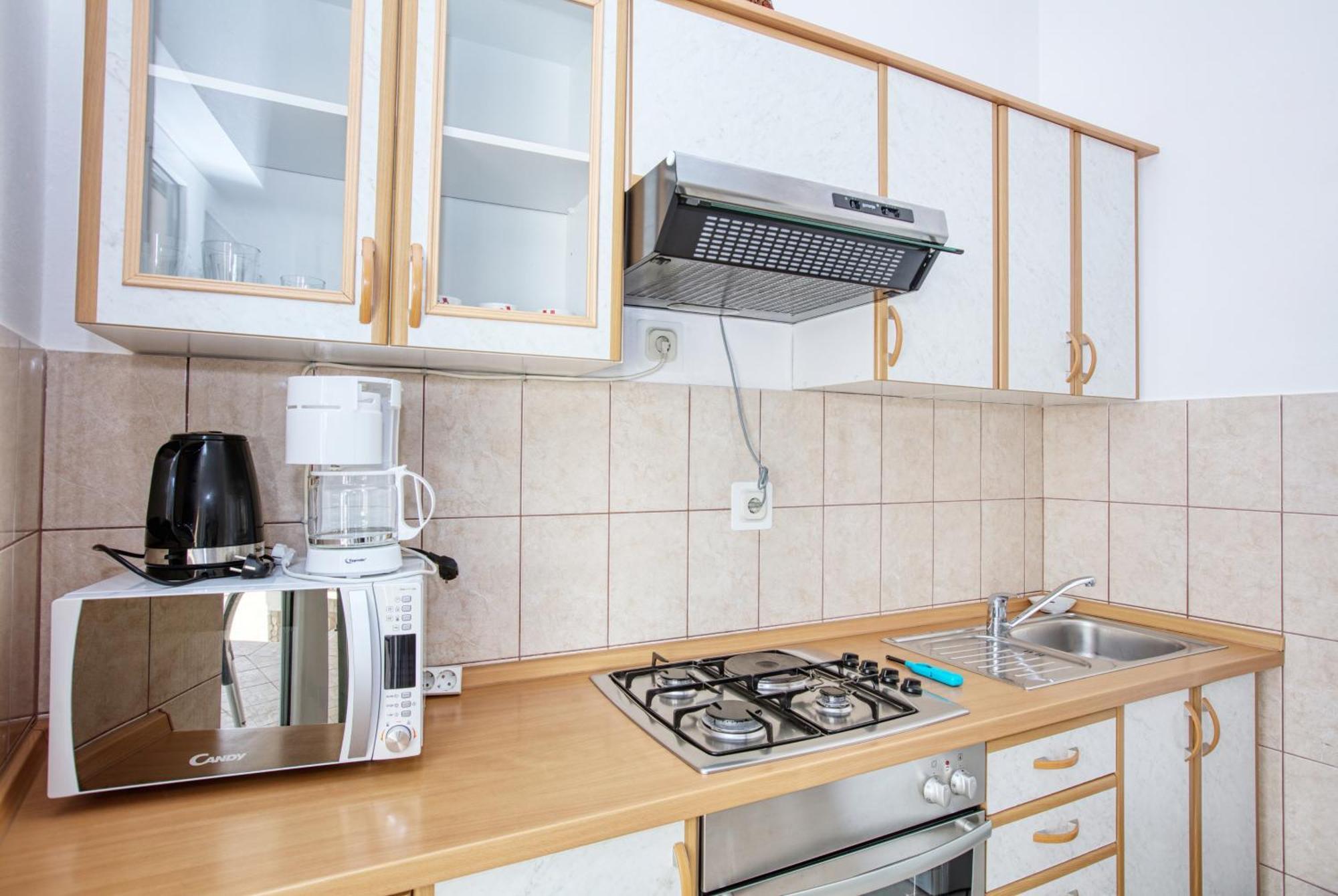 Family Friendly Seaside Apartments Brodarica, Sibenik - 4833 Brodarica  Rom bilde